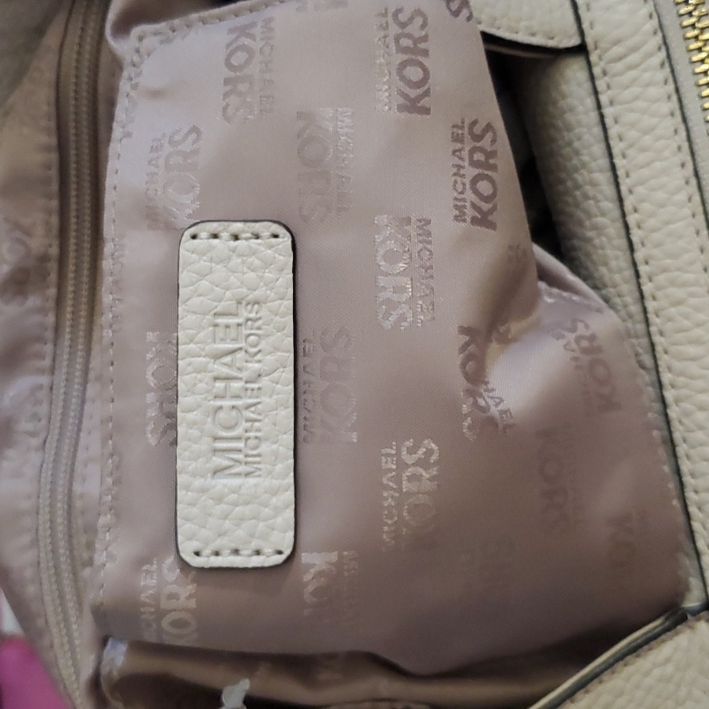 BNWT:  MICHAEL KORS LEATHER BAG - Picture 13 of 16